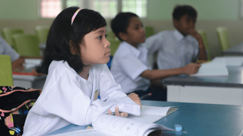 São Paulo dobra bônus da educação e redefine incentivos na rede pública: impacto, limites e efeitos práticos